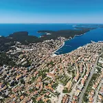 Beautiful Apartment In Mali Losinj With Wifi