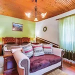 Stunning Home In Zlobin With Wifi