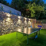 4 Bedroom Stunning Home In Rukavac