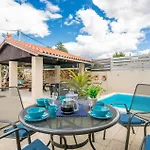 2 Bedroom Awesome Home In Kras