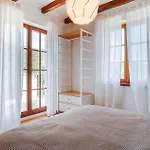 Beautiful Home In Sveti Jakov With Kitchen