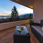 4 Bedroom Awesome Home In Matulji