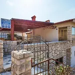 Gorgeous Apartment In Jadranovo