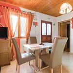 1 Bedroom Pet Friendly Home In Lovran
