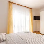 5 Bedroom Cozy Home In Selce