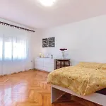 Awesome Home In Skrljevo With Wifi