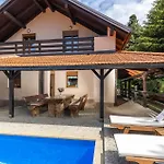 4 Bedroom Gorgeous Home In Vrata
