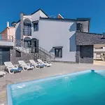 4 Bedroom Cozy Home In Krk