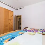 Cozy Apartment In Bresca With Wifi