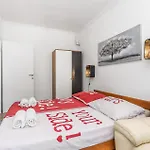 2 Bedroom Beautiful Apartment In Rijeka