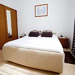 Apartments Luka