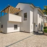 Pet Friendly Home In Malinska With Wifi