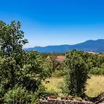 2 Bedroom Beautiful Apartment In Viskovo