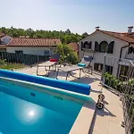 Lovely Home In Ruzici With Wifi