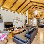 Stunning Home In Bater With Wifi
