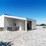 Pet Friendly Home In Smrika With Kitchen