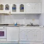 2 Bedroom Lovely Apartment In Zidarici