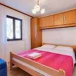 1 Bedroom Nice Apartment In Kornic
