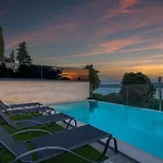 Beautiful Home In Dramalj With Jacuzzi