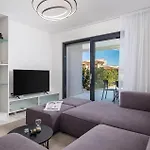 Nice Apartment In Malinska With Kitchen