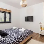 3 Bedroom Nice Home In Klana