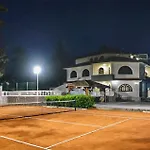 Cozy Home In Jurdani With Heated Swimming Pool