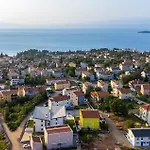 Pet Friendly Apartment In Malinska With Jacuzzi