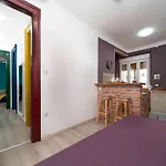 Apartment Indi
