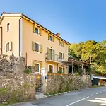 Anamaria Rustic Apartments