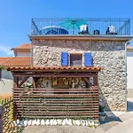 2 Bedroom Cozy Home In Malinska