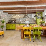 2 Bedroom Cozy Home In Malinska