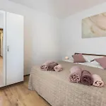 Nice Apartment In Mucici With Kitchen