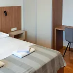 3 Bedroom Cozy Apartment In Malinska