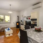 3 Bedroom Amazing Apartment In Novi Vinodolski