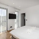2 Bedroom Lovely Home In Stari Laz