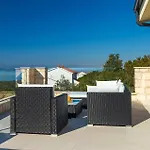 Villa Infinity