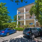 Modernes Apartment Nur 600 Meter Zum Strand Mit Privater Terrasse, Grill, Waschmaschine