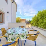 Beautiful Casa Felicita In Malinska