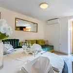 Sunny Side Apartment Loreta