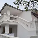 Casa Del Mar