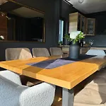 Zoe Luxury House