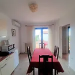 Guest House Helena Close To Beach