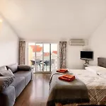 Apartments In Crikvenica 44145
