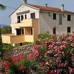 Blaz 2 - Apartment For 3 Persons, 150 M From The Beach