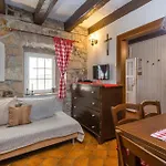 Cozy Home In Crikvenica With Kitchen