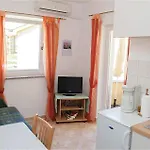 1 Bedroom Beautiful Apartment In Malinska
