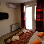 Apartments In Malinska/Insel Krk 27336