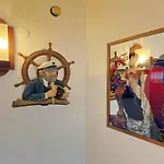 Old Captain'S Retreat - Happy Rentals