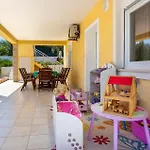 Awesome Home In Vrh With 5 Bedrooms, Wifi And Outdoor Swimming Pool