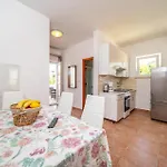 Lovely Apartment In Barbat Na Rabu With Kitchen